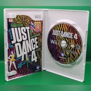 Just dance 4 Nintendo Wii 2006 Complete In Box